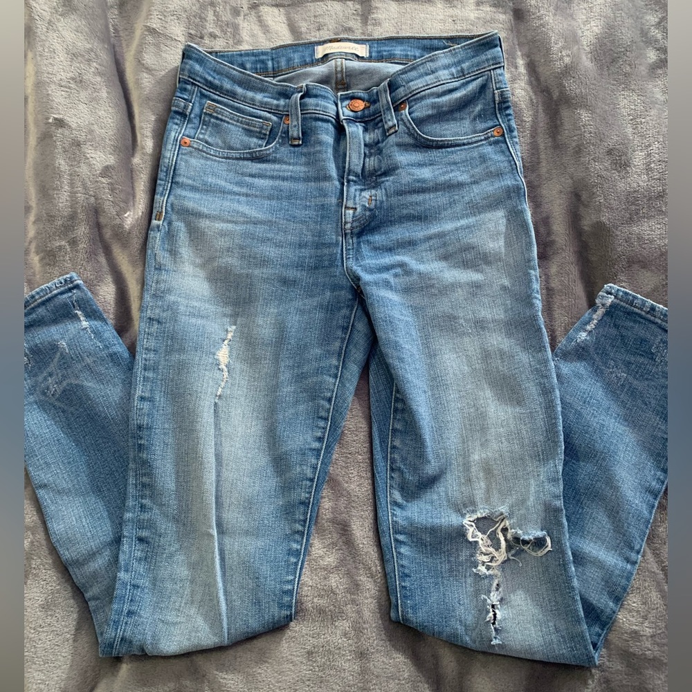 Madewell skinny jeans size 26, 9” high rise ripped look